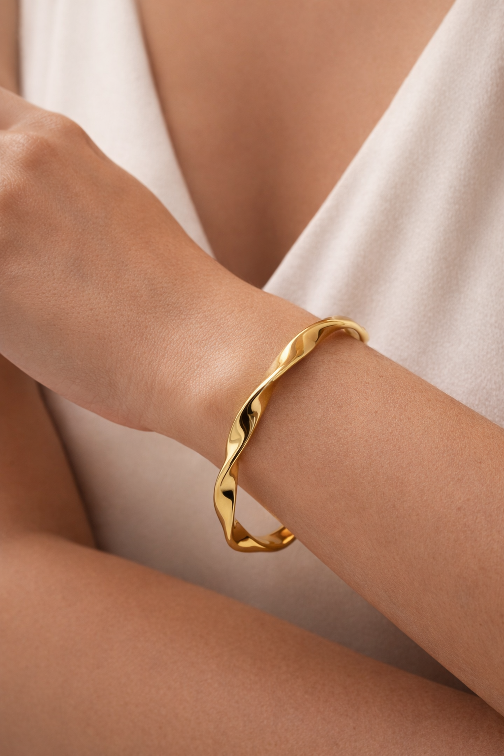 Bracelete Torção Dourado 18K