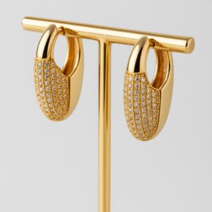 Brinco Argola Oval Achatada Cravejada em Zircônias