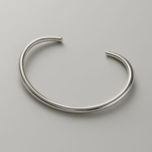 Choker snake em ródio branco, moderna e sofisticada.