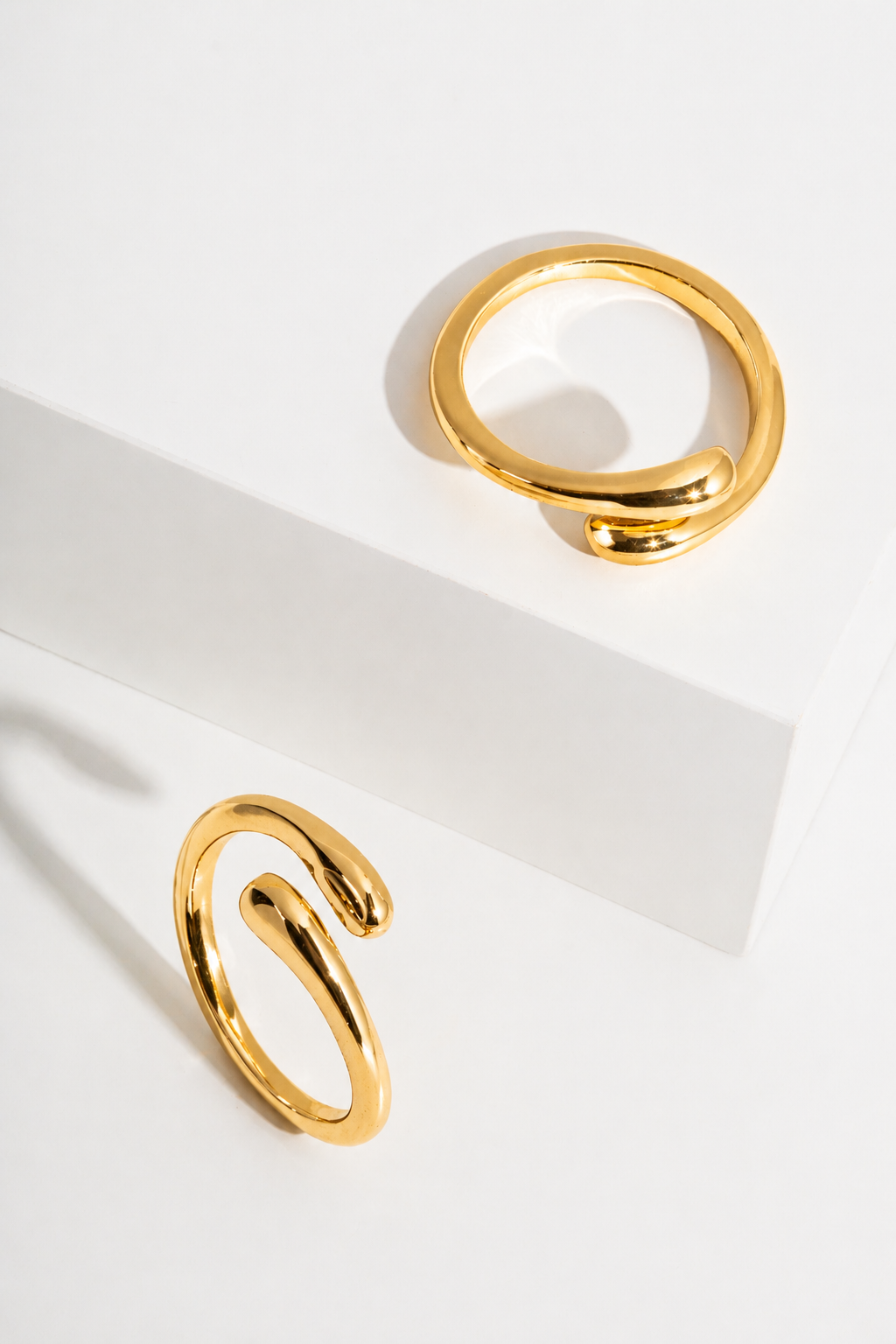Anel Mini Gota Ajustável Banhado a Ouro 18k