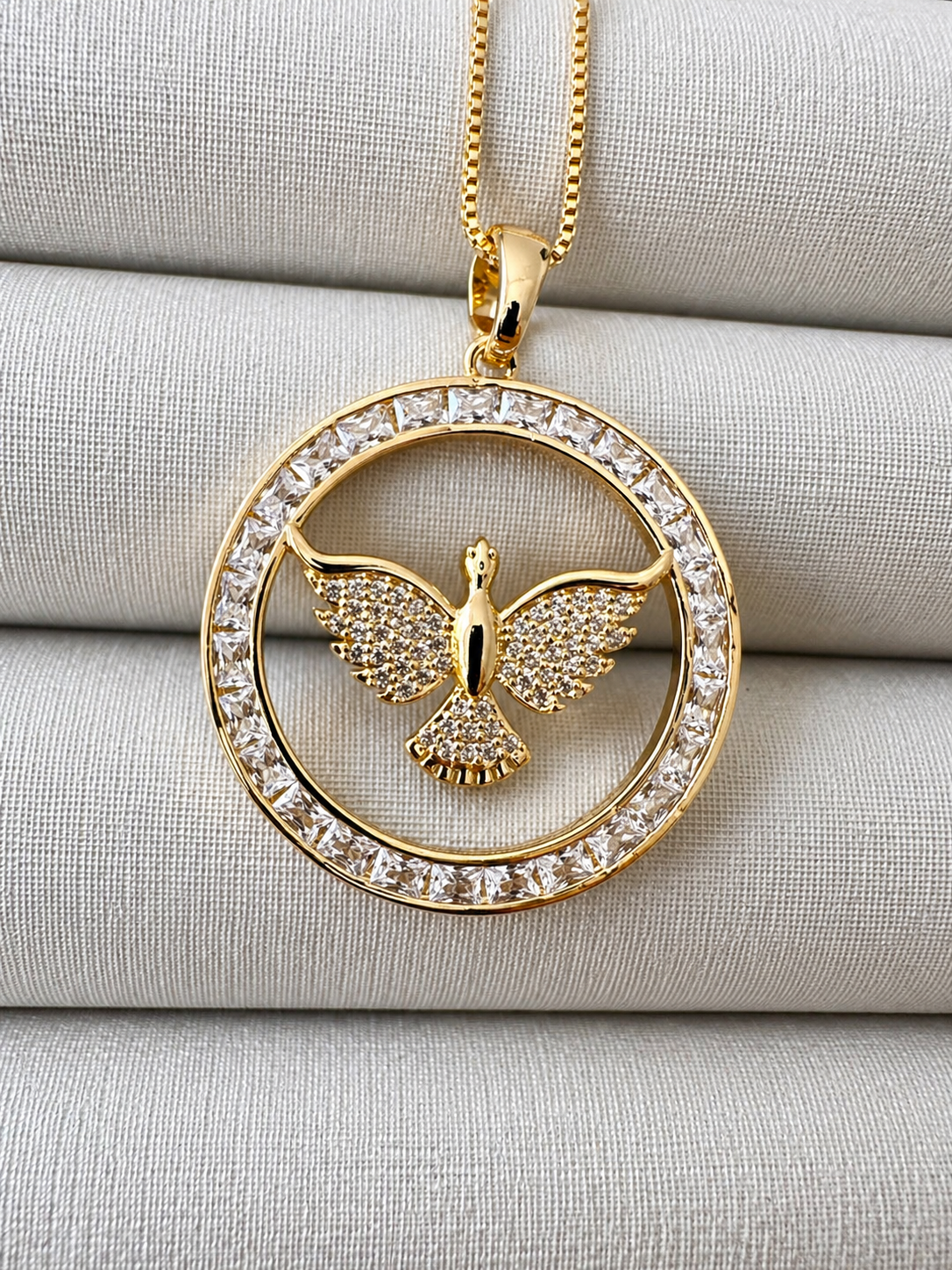 Colar com Medalha Divino Espírito Santo Cravejada Banhado a Ouro 18k