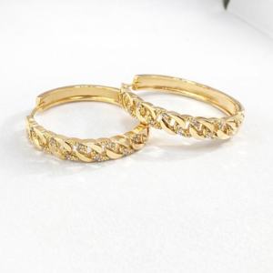 Argola com elos cravejados banhada a ouro 18k