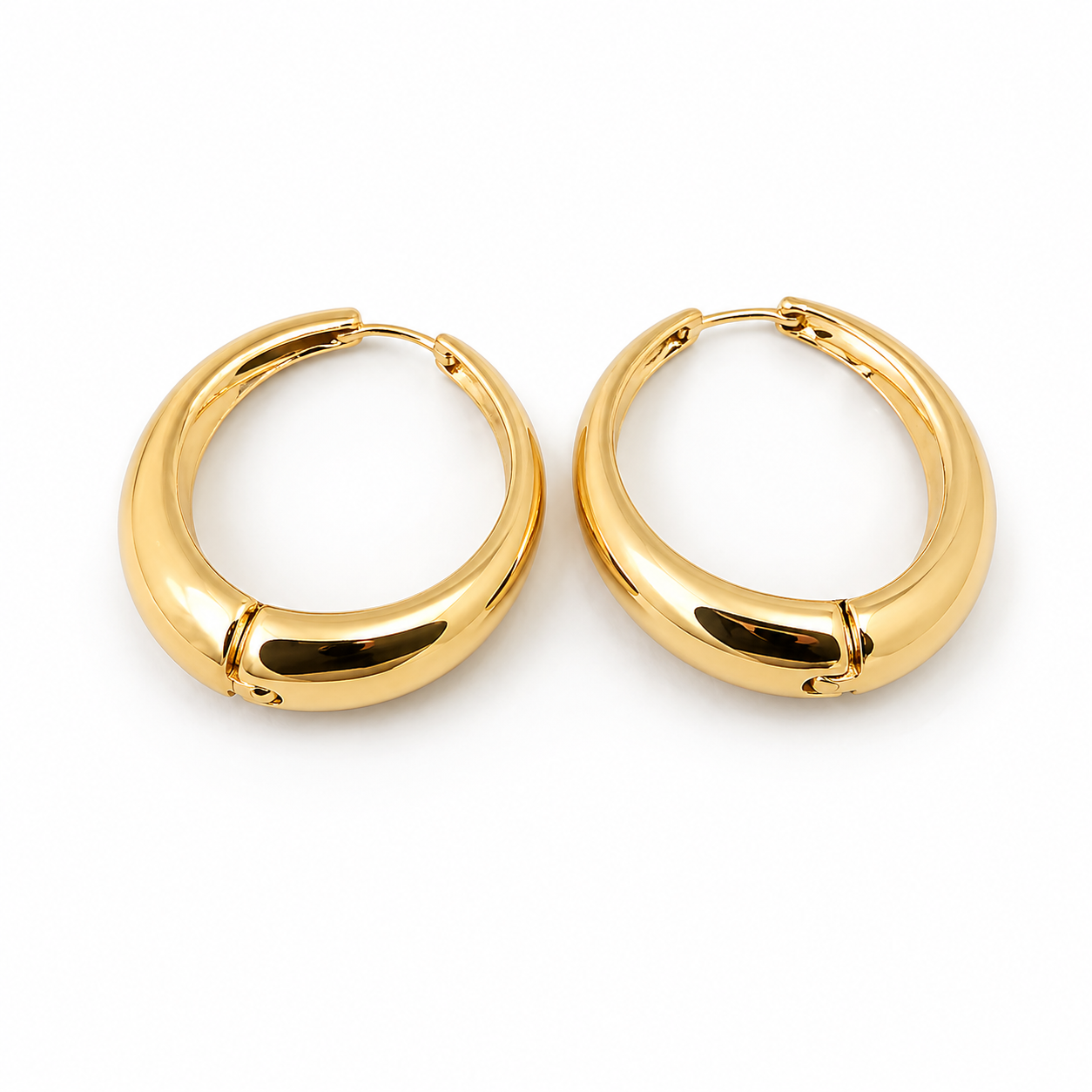 Argola Oval Lisa Banhada a Ouro 18K