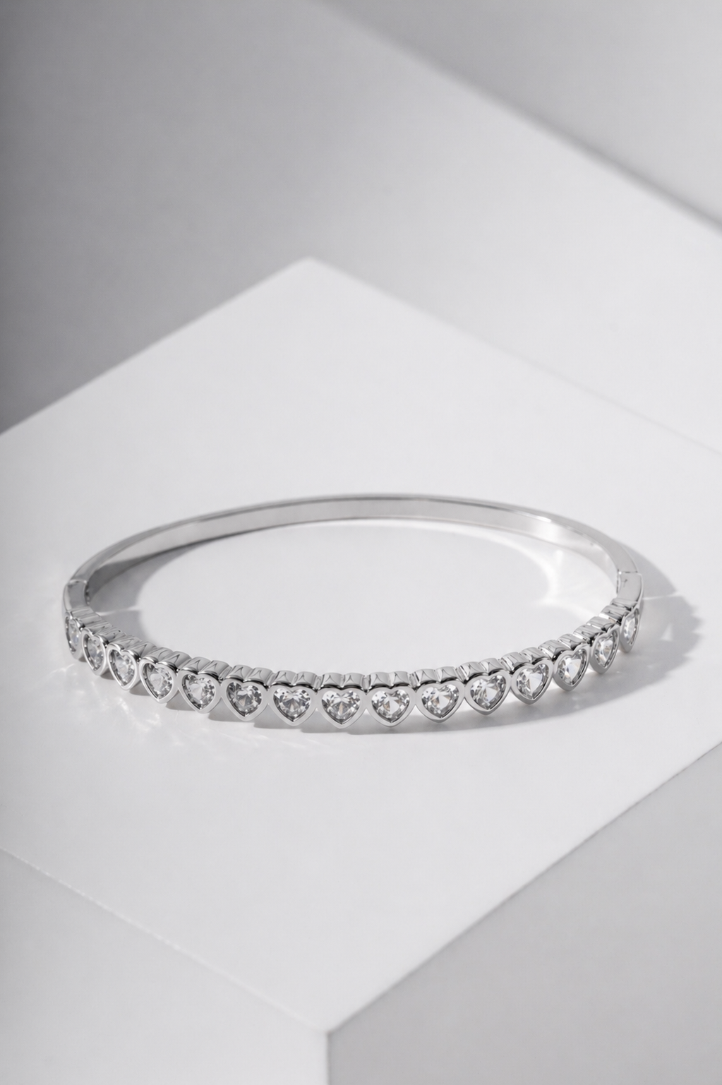 Bracelete Corações em Ródio Branco