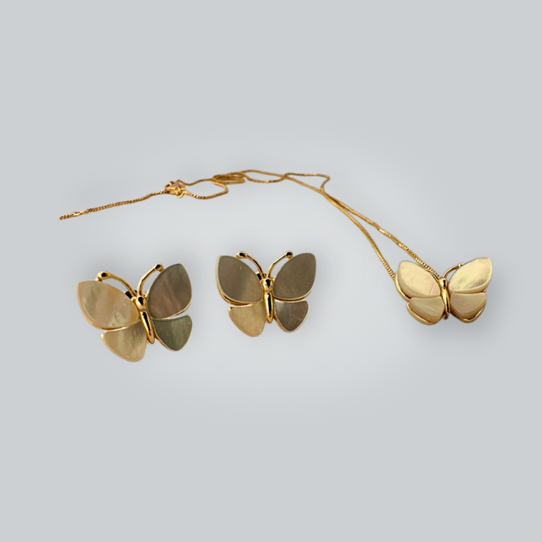 Conjunto Colar e Brinco Borboleta em Madre Pérola