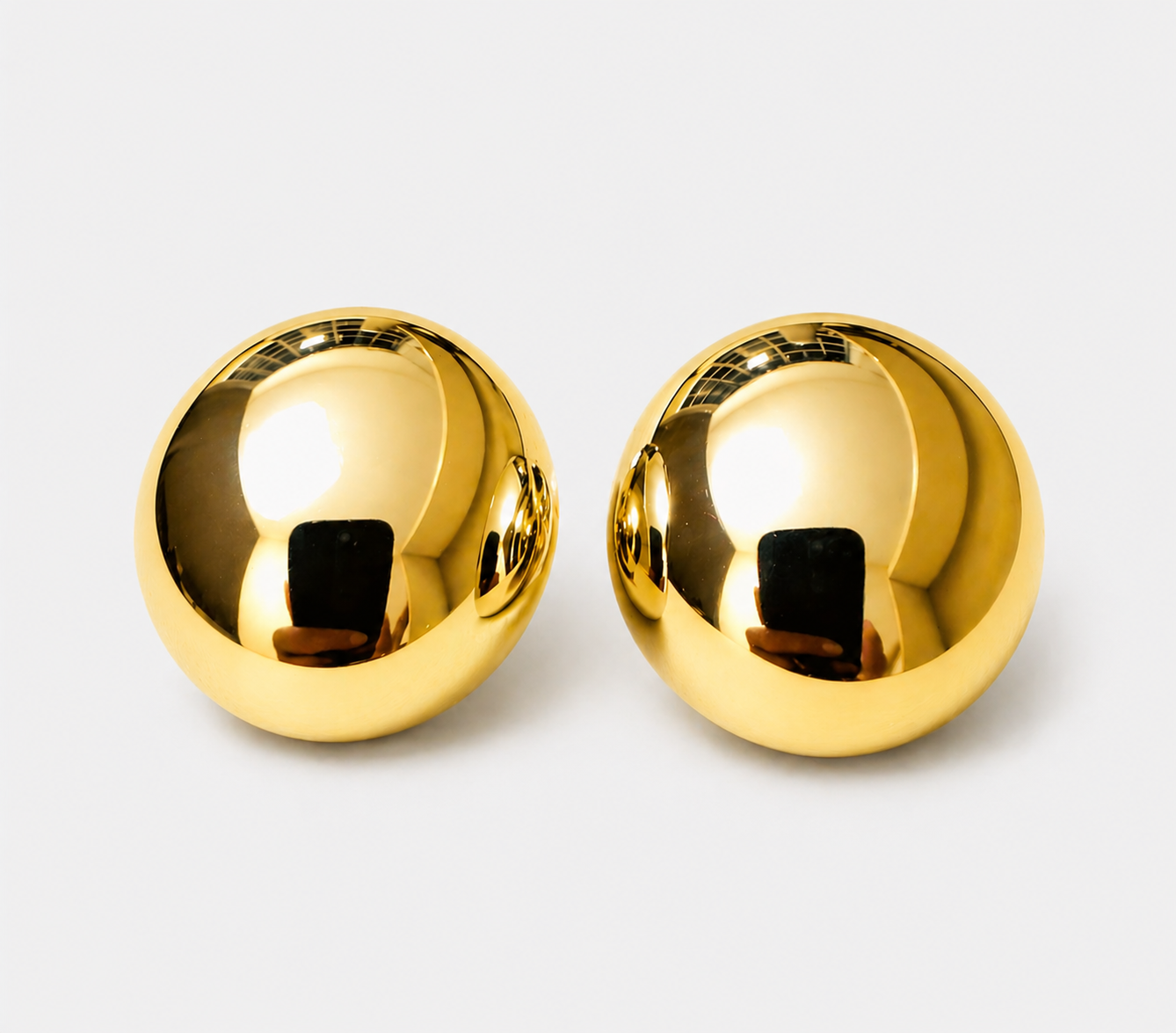Brinco redondo liso Banhado a Ouro 18k