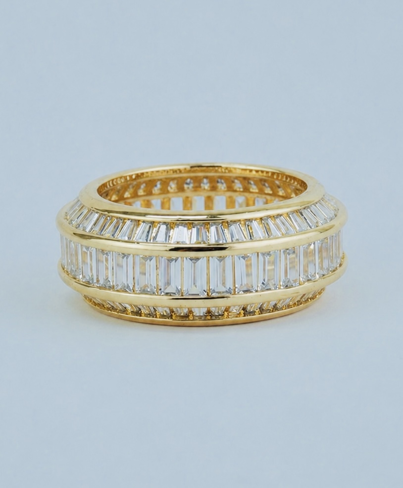 Anel Cravejado em Baguetes de Zircônia   Banhado a Ouro 18k