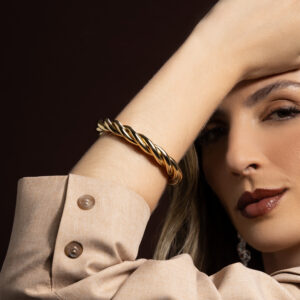 Bracelete Torcido G Banhado a Ouro 18K