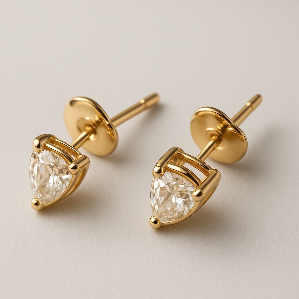 Brinco Mini Gota Cravejada em Zircônias - Imagem 3