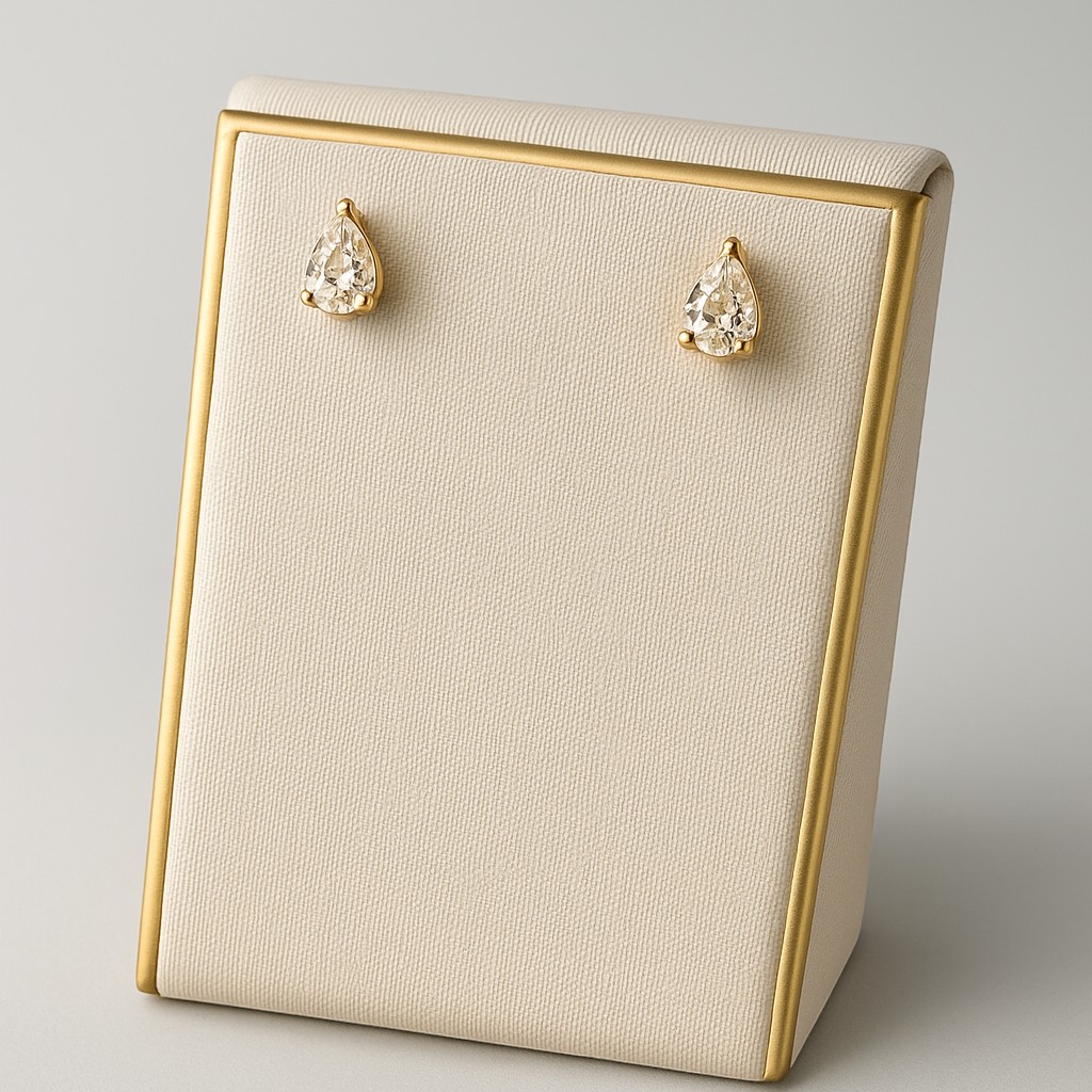 Brinco Mini Gota Cravejada em Zircônias - Imagem 4