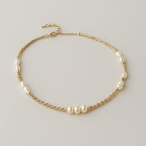 Choker com Mini Pérolas de Água Doce e Canutilhos Dourados