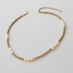 Choker com Mini Pérolas de Água Doce e Canutilhos Dourados