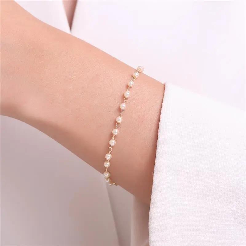 Pulseira Mini Pérolas Dourada