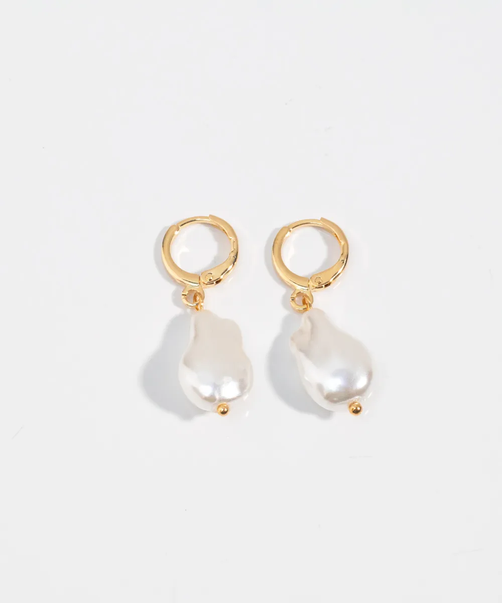 Argola com Pingente em Pérola Barroca banhada a ouro 18k