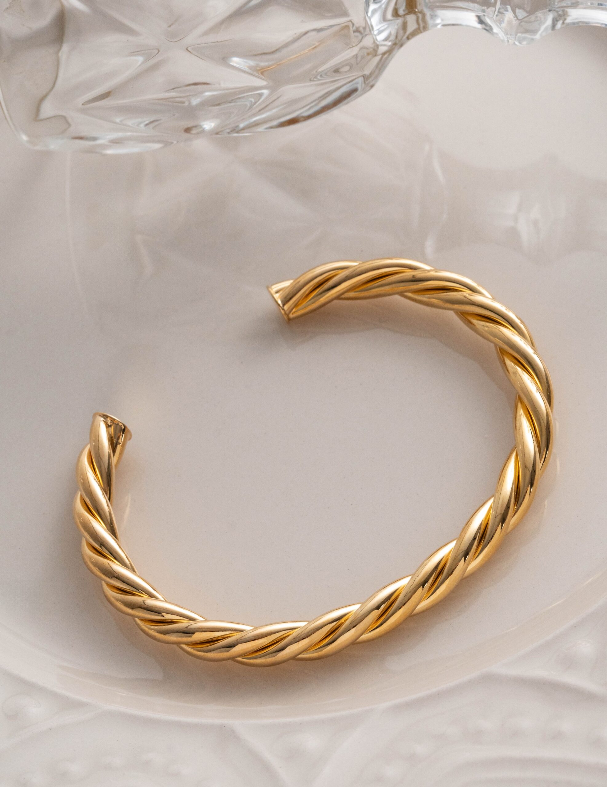 Bracelete Torcido Banhado a Ouro 18k