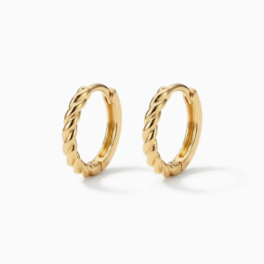 Argola Torcida G Banhada a Ouro 18k